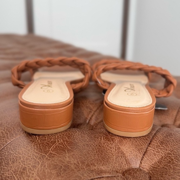 ⭐️NWT - Athlefit Tan Braided Double Strap Block Heel Sandals – Size 9 - Picture 6 of 7